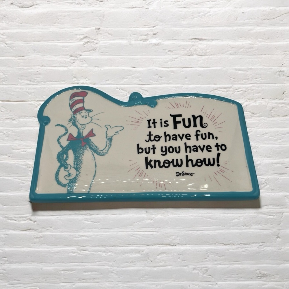VINTAGE 2013 CAT & THE HAT preowned Dr . Seuss  wall hanging
